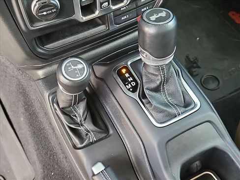 Used 2021 Jeep Wrangler Unlimited Sahara w/ Cold Weather Group AWD/4WD image 15