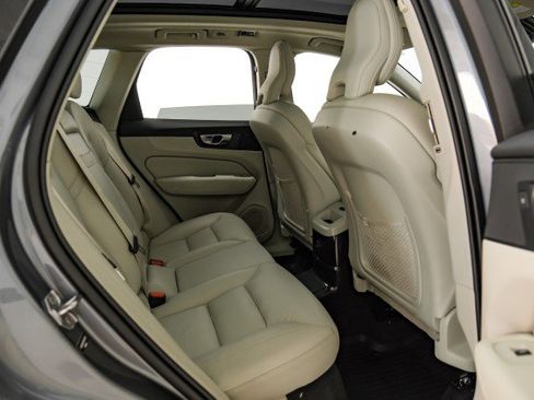 Used 2021 Volvo XC60 T8 Inscription Expression w/ Advanced Package image 33