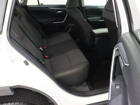 Certified 2025 Toyota RAV4 XLE FWD image 33