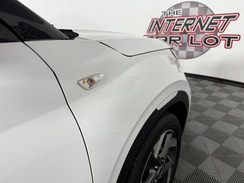 Used 2023 Hyundai Venue Limited w/ Cargo Package FWD image 31