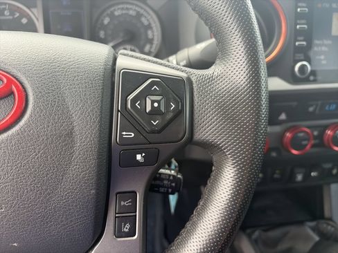 Used 2020 Toyota Tacoma TRD Sport w/ TRD Premium Sport Package AWD/4WD image 21