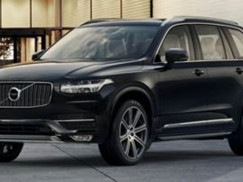 Used 2016 Volvo XC90 T6 Momentum AWD/4WD image 1
