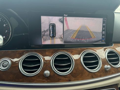 Used 2019 Mercedes-Benz E 300 4MATIC image 37
