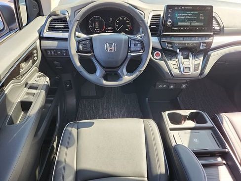 New 2026 Honda Odyssey Touring image 11