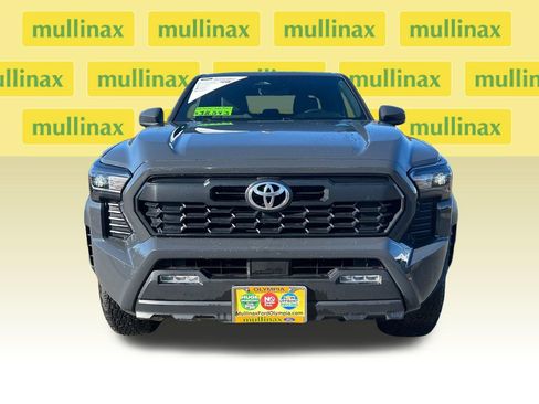 Used 2024 Toyota Tacoma TRD Off-Road image 19
