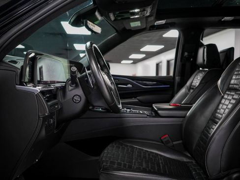 Used 2023 Cadillac Escalade V AWD/4WD image 12