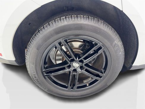 Used 2023 Porsche Macan Turbo image 85