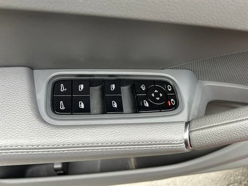 Used 2021 Porsche Cayenne image 30