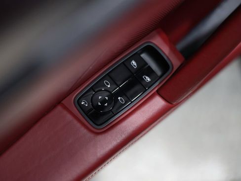 Used 2021 Porsche 911 Targa 4S image 18