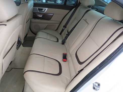 Used 2013 Jaguar XF 3.0 image 13