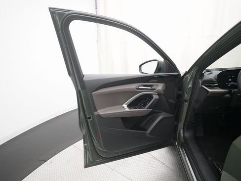 Used 2025 Audi Q5 Premium Plus w/ Premium Plus image 16