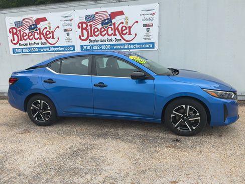 Used 2024 Nissan Sentra SV FWD image 2