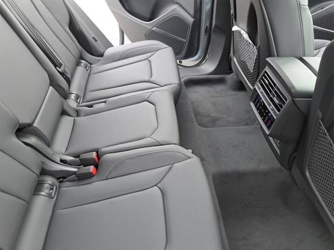 New 2026 Audi Q8 Premium Plus image 11