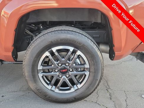 Used 2025 Toyota Tacoma TRD Sport AWD/4WD image 27