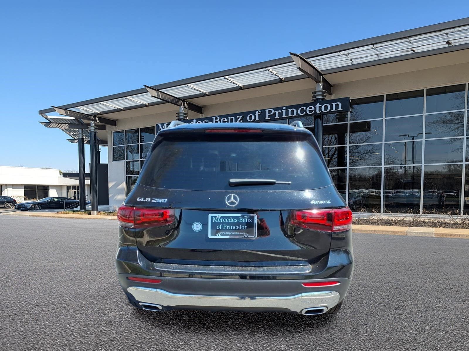 Certified 2022 Mercedes-Benz GLB 250 4MATIC image 4