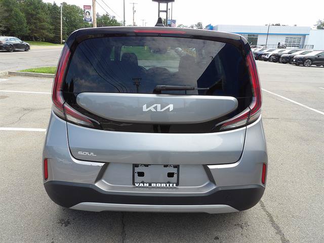 Used 2023 Kia Soul LX FWD image 4