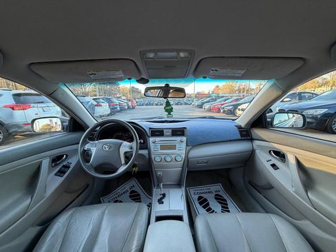 Used 2009 Toyota Camry LE image 9