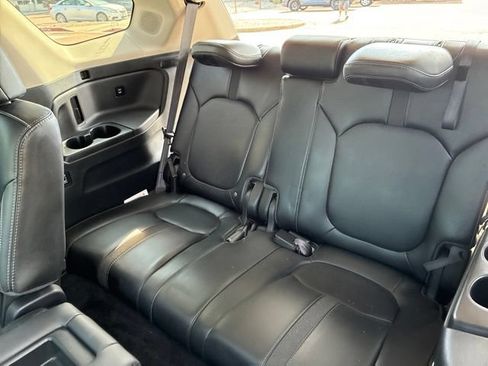 Used 2024 Honda Pilot Touring image 29