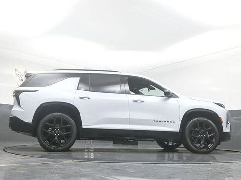 New 2026 Chevrolet Traverse RS w/ LPO, Floor Liner Package image 32