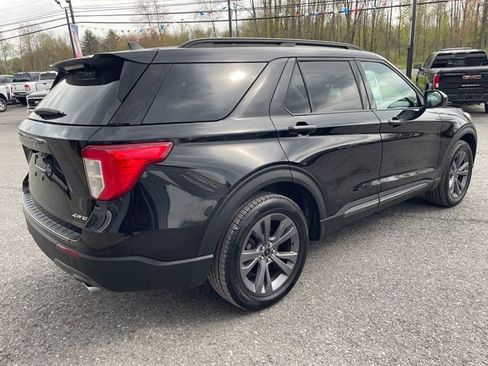 Used 2023 Ford Explorer XLT w/ Equipment Group 202A AWD/4WD image 7