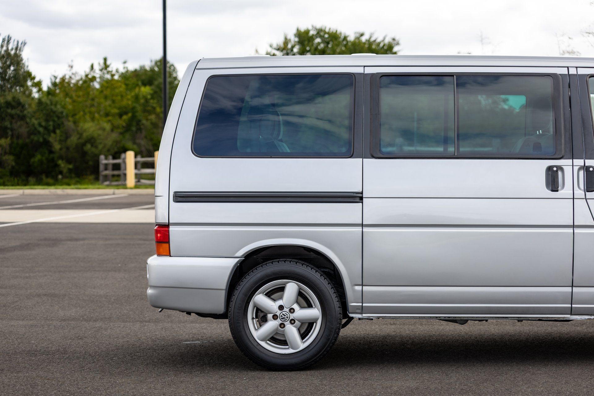 Used 2002 Volkswagen Eurovan MV FWD image 19