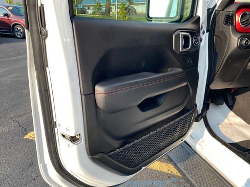 Used 2020 Jeep Wrangler Unlimited Rubicon w/ Dual Top Group AWD/4WD image 49