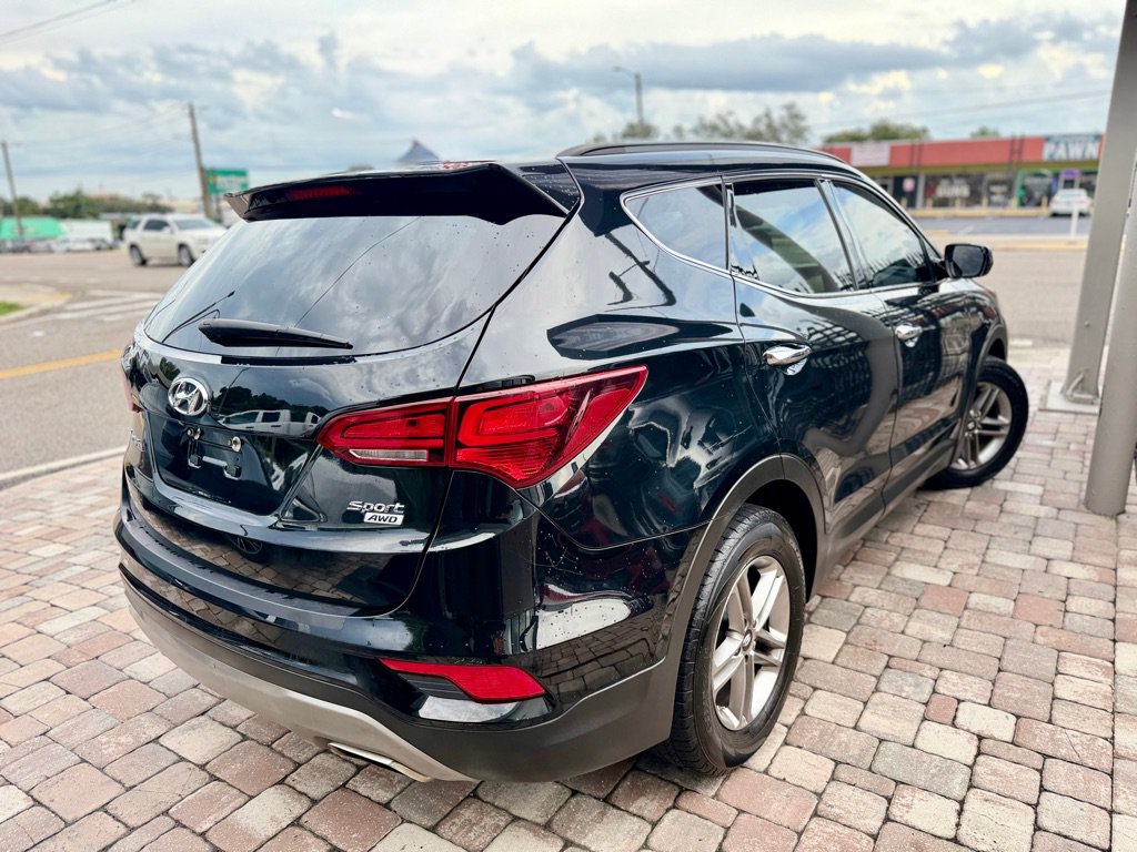 Used 2017 Hyundai Santa Fe Sport AWD/4WD image 2