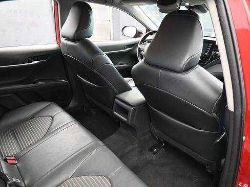 Used 2021 Toyota Camry SE FWD image 39