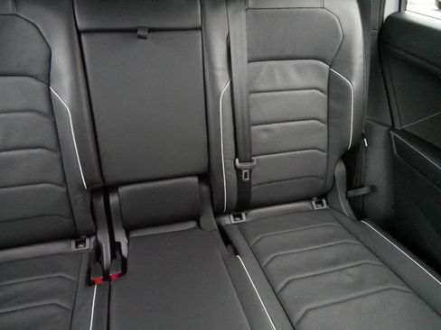 Certified 2024 Volkswagen Tiguan SEL R-Line image 14