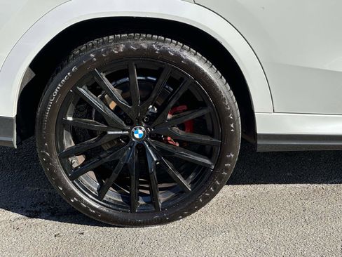 Used 2022 BMW X6 xDrive40i w/ M Sport Package image 10