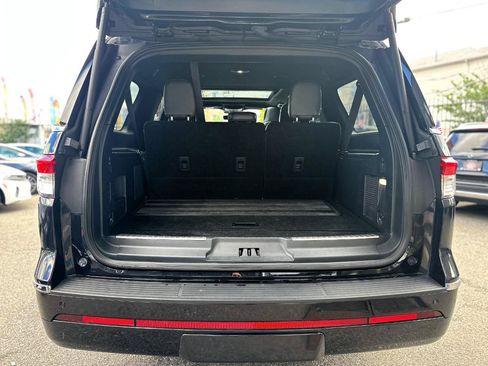 Used 2023 Lincoln Navigator L Reserve AWD/4WD image 5