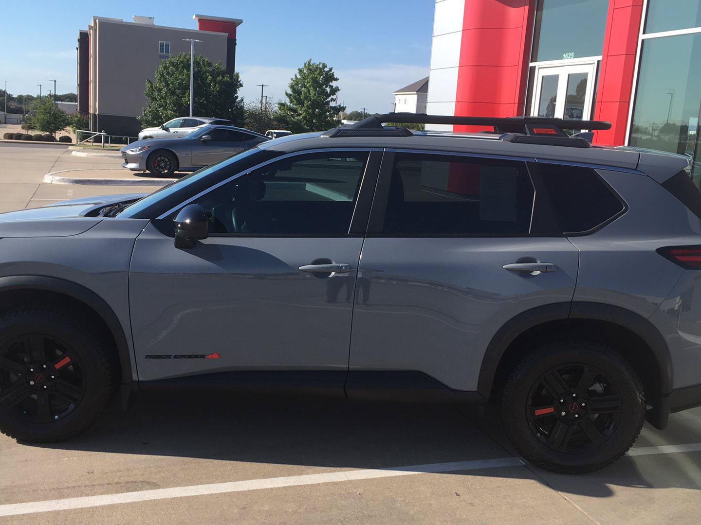Used 2025 Nissan Rogue SV AWD/4WD image 10