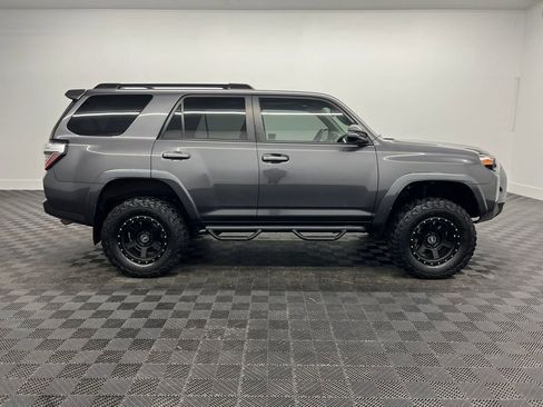 Used 2018 Toyota 4Runner SR5 Premium image 7