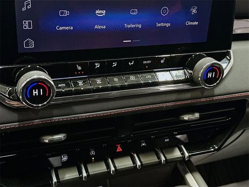 New 2024 Chevrolet Colorado Z71 w/ Z71 Convenience Package 2 image 16