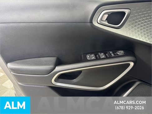 Used 2025 Kia Soul LX w/ LX Technology Package image 10