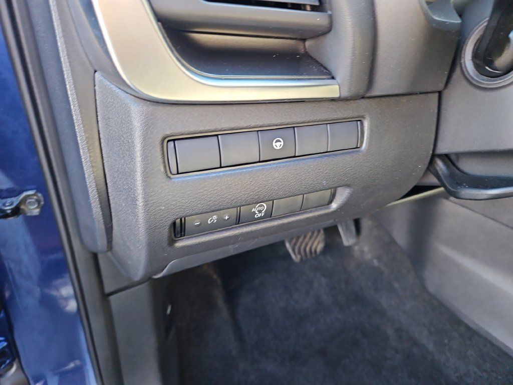 Used 2023 Nissan Rogue SV AWD/4WD image 25