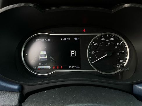 Used 2025 Nissan Versa SV image 33