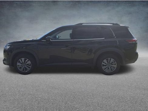 Used 2025 Nissan Pathfinder SV FWD image 5