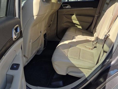 Used 2014 Jeep Grand Cherokee Limited w/ Luxury Group II image 17