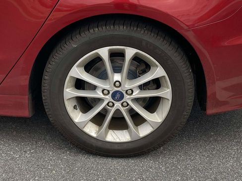 Used 2020 Ford Fusion SE image 9