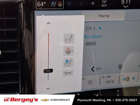 Used 2025 Chrysler Pacifica Limited FWD image 29