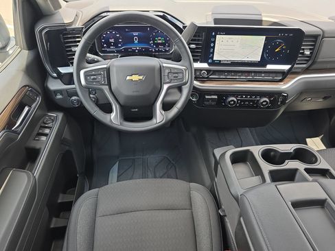 Used 2024 Chevrolet Silverado 1500 LT RWD image 12