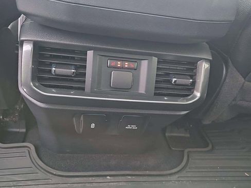 Used 2023 Ford F150 Lariat w/ Equipment Group 502A High image 28