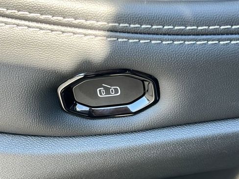 New 2026 Jeep Cherokee Laredo image 13