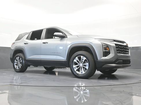 Used 2026 Chevrolet Equinox LT FWD image 58