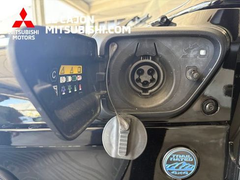 Used 2025 Jeep Wrangler Unlimited Sahara AWD/4WD image 22