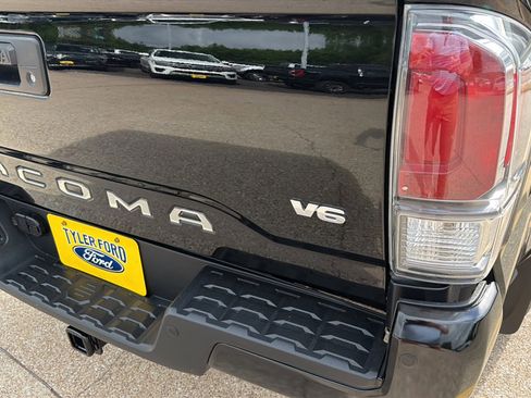 Used 2023 Toyota Tacoma TRD Sport w/ TRD Premium Sport Package image 10