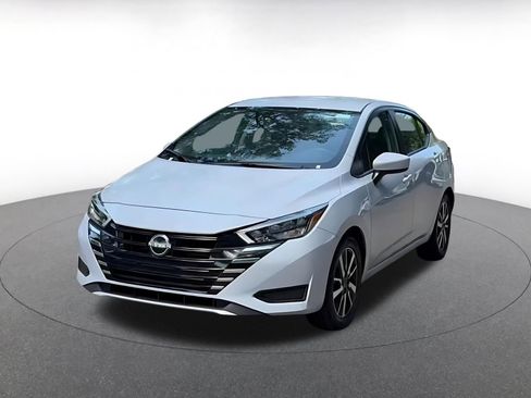 Used 2025 Nissan Versa SV FWD image 7