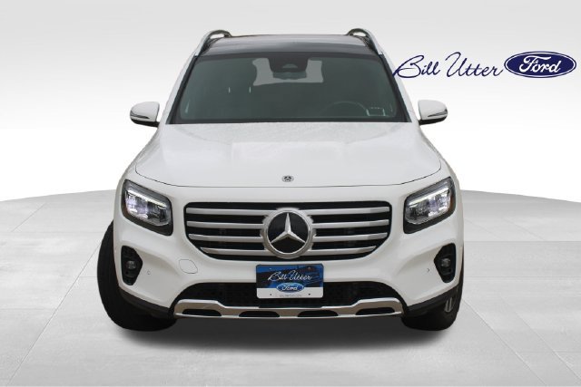 Used 2025 Mercedes-Benz GLB 250 4MATIC image 2