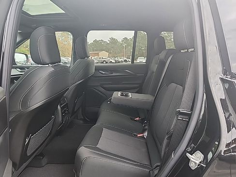 New 2025 Jeep Grand Cherokee Laredo X image 27